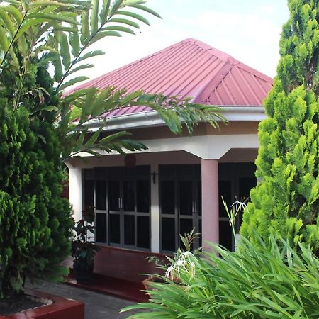 Montane Safaris Hotel Fort Portal Eksteriør bilde