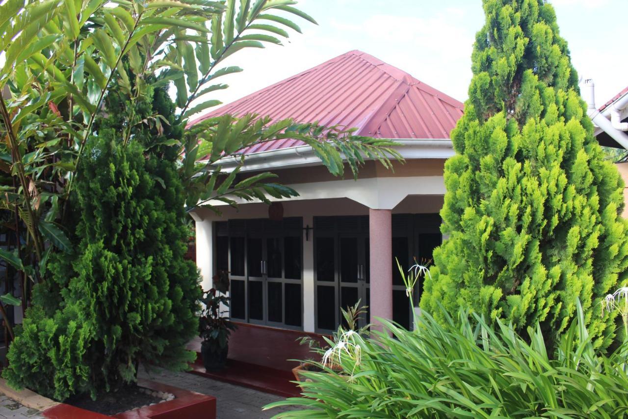 Montane Safaris Hotel Fort Portal Eksteriør bilde