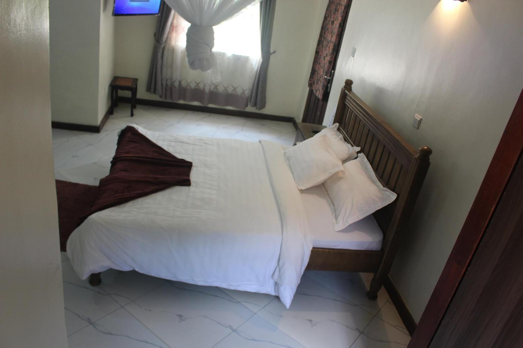 Montane Safaris Hotel Fort Portal Eksteriør bilde