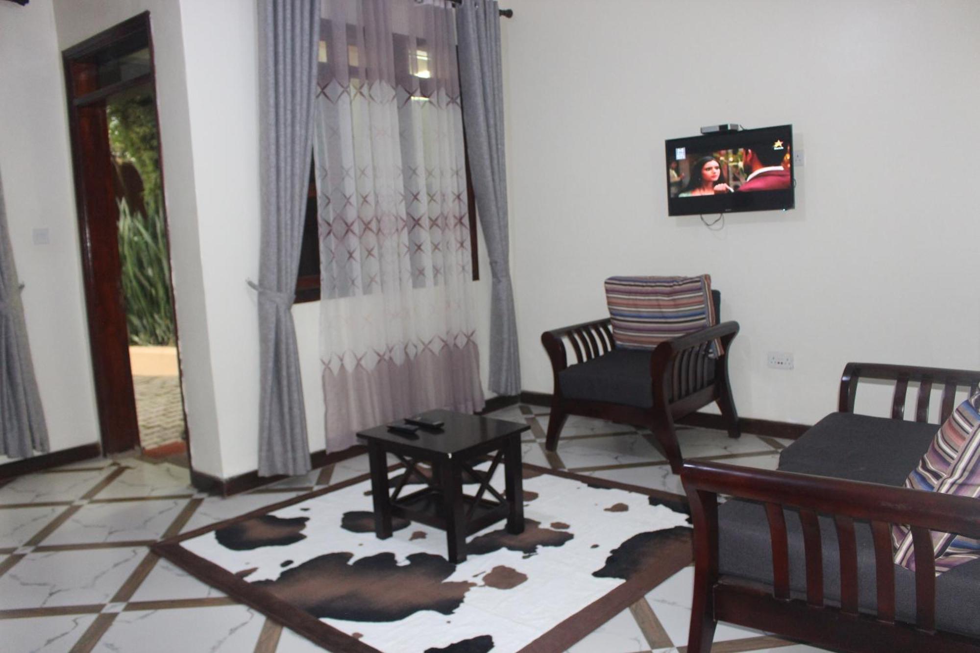 Montane Safaris Hotel Fort Portal Eksteriør bilde